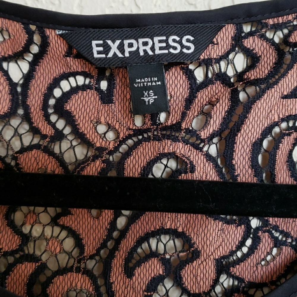 Express Lace top - Picture 3 of 5